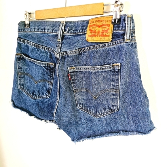 Levi's 501 Cutoff Distressing Frayed Bottom Hem Cotton Denim Women's Size 29 - Picture 6 of 9